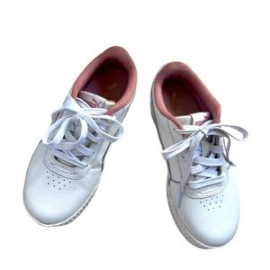 Girl’s Puma casual shoes